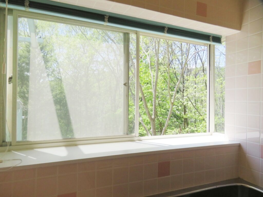 窓を開けたくなります