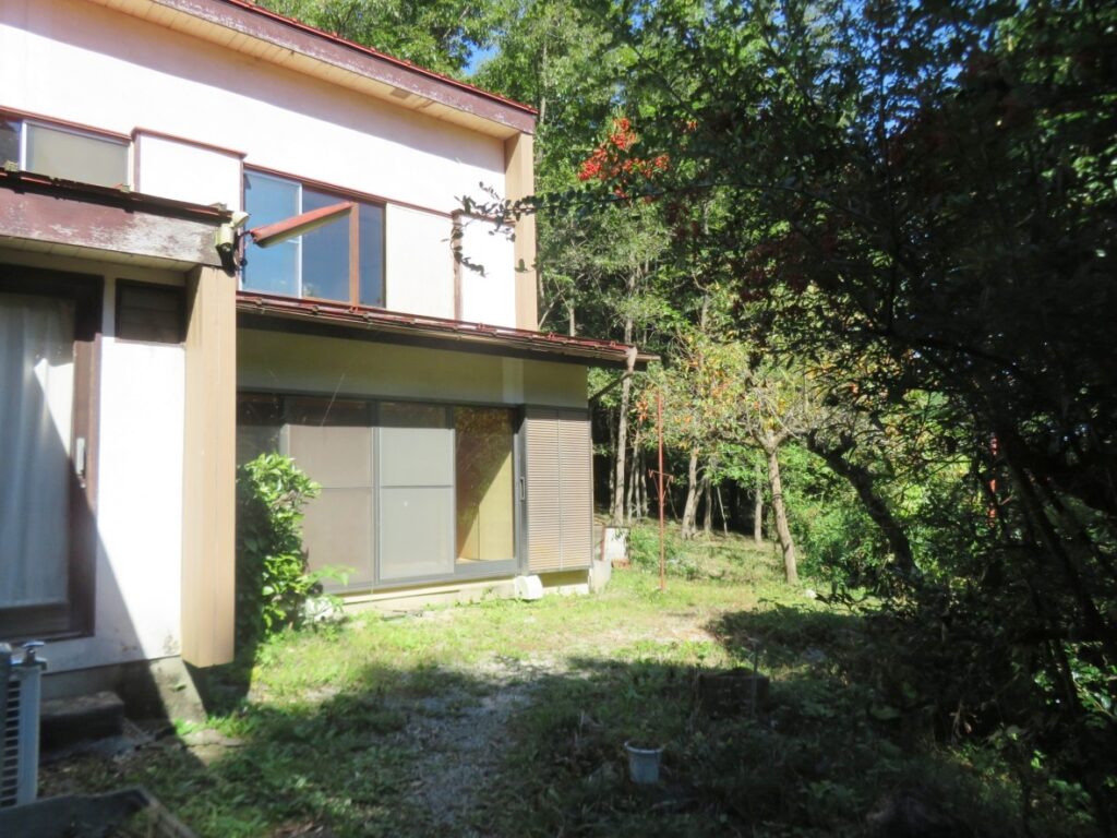 1階和室の前のお庭