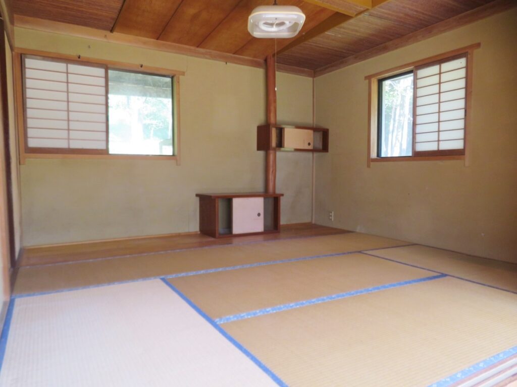 窓を開けて