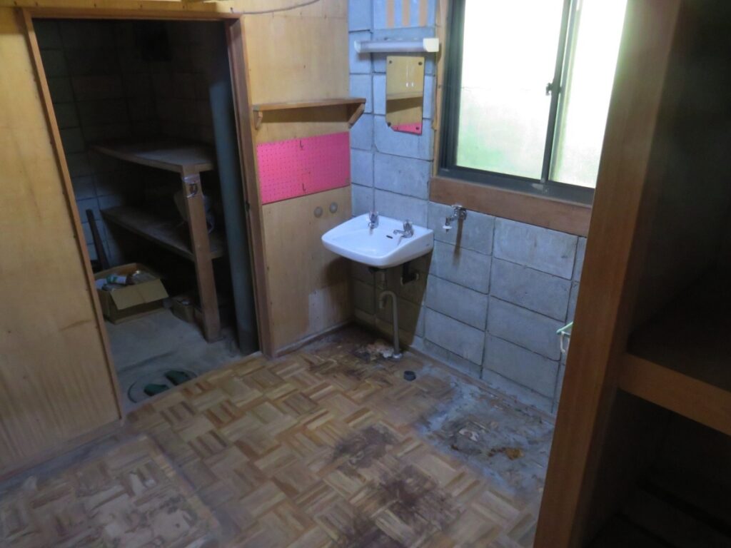その廊下?納戸?に