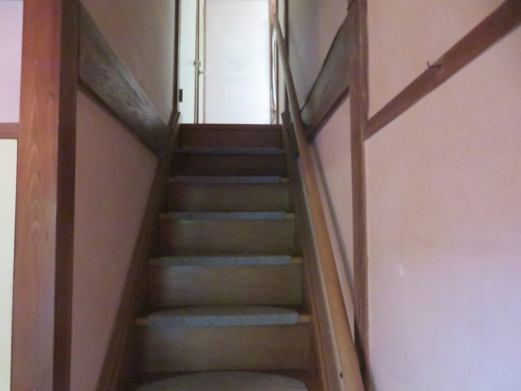 2階へ