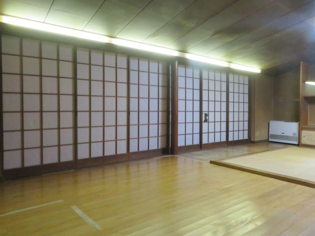 障子を閉めると