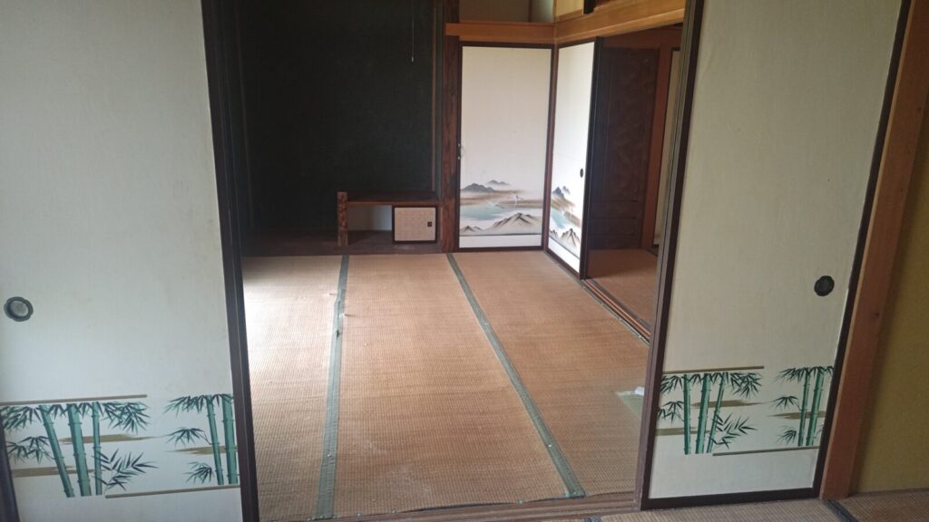 玄関前和室より1階南西側和室