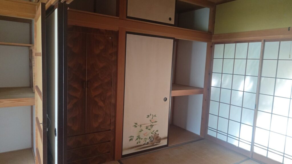 1階北西側和室 押入れ