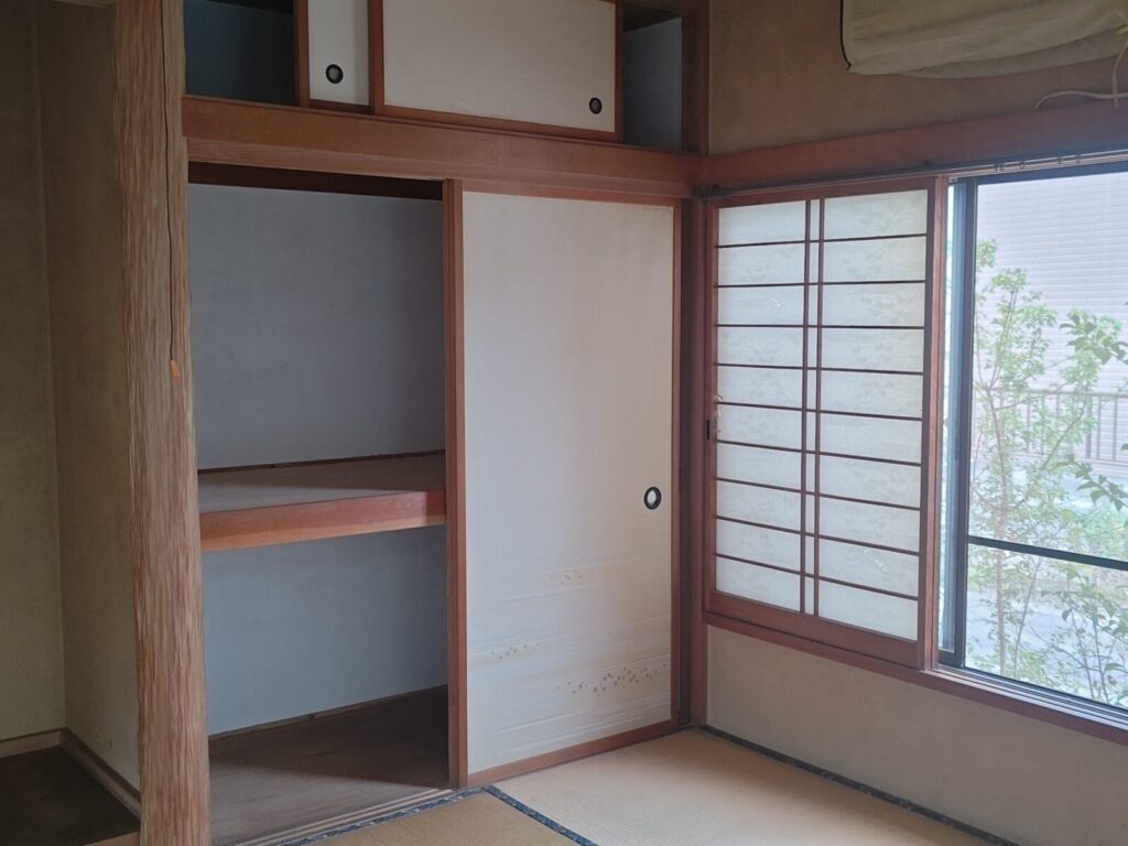 1階 和室7.5帖 押入れ