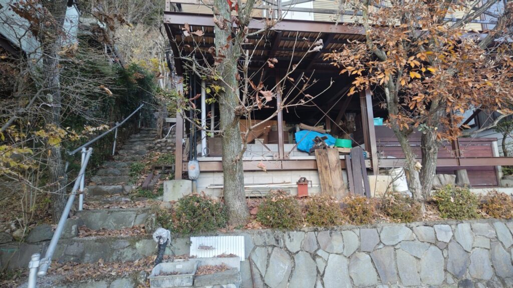 建物下