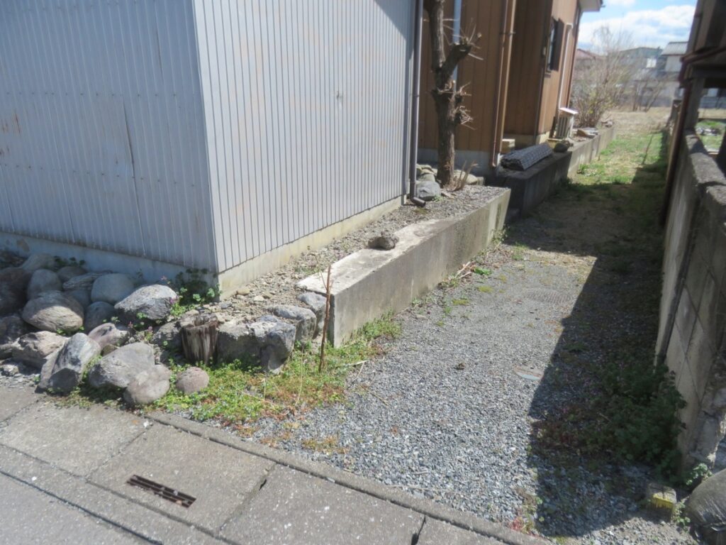 西側に道
