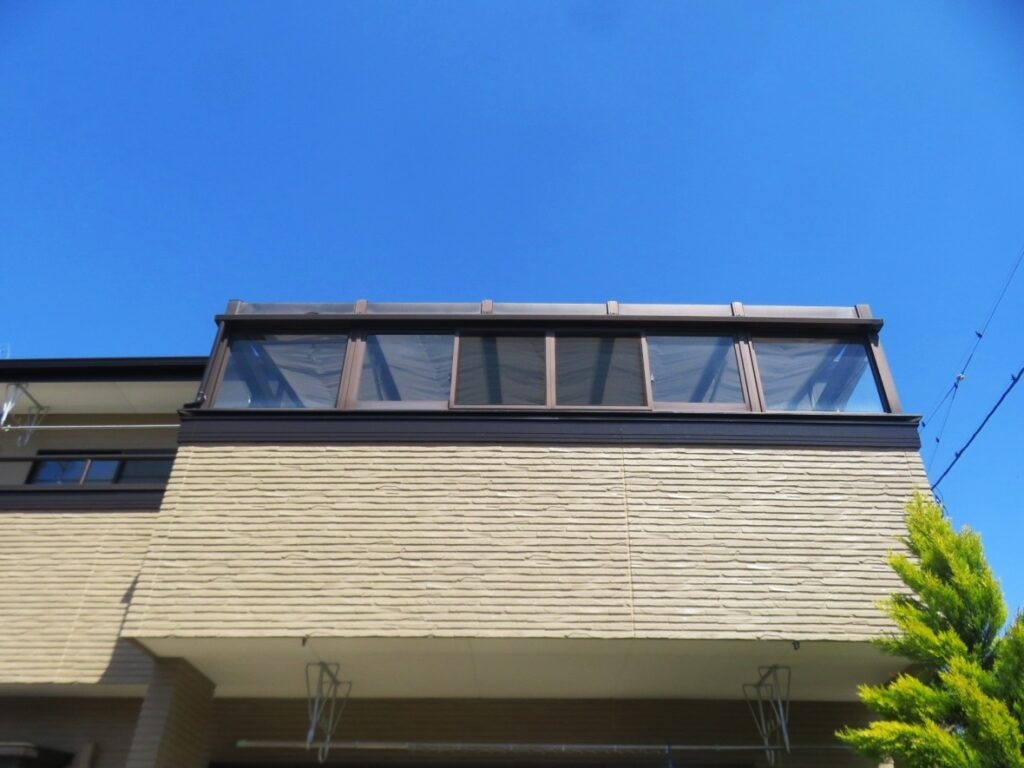 外から見ると