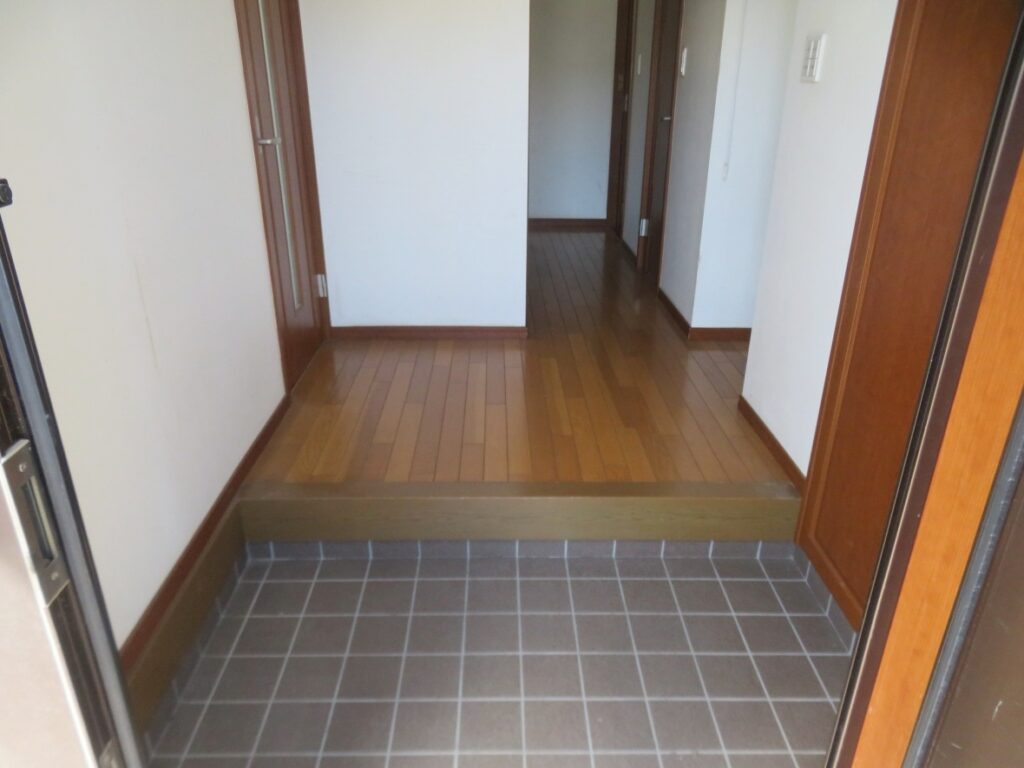 入って