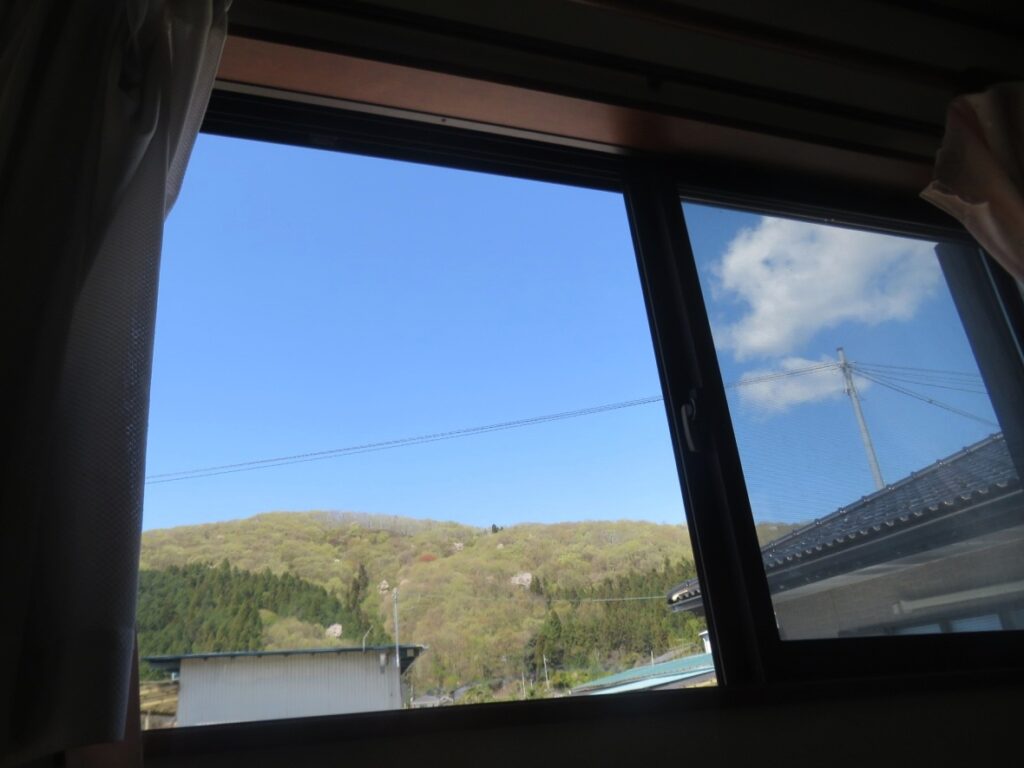 そのお部屋の窓から