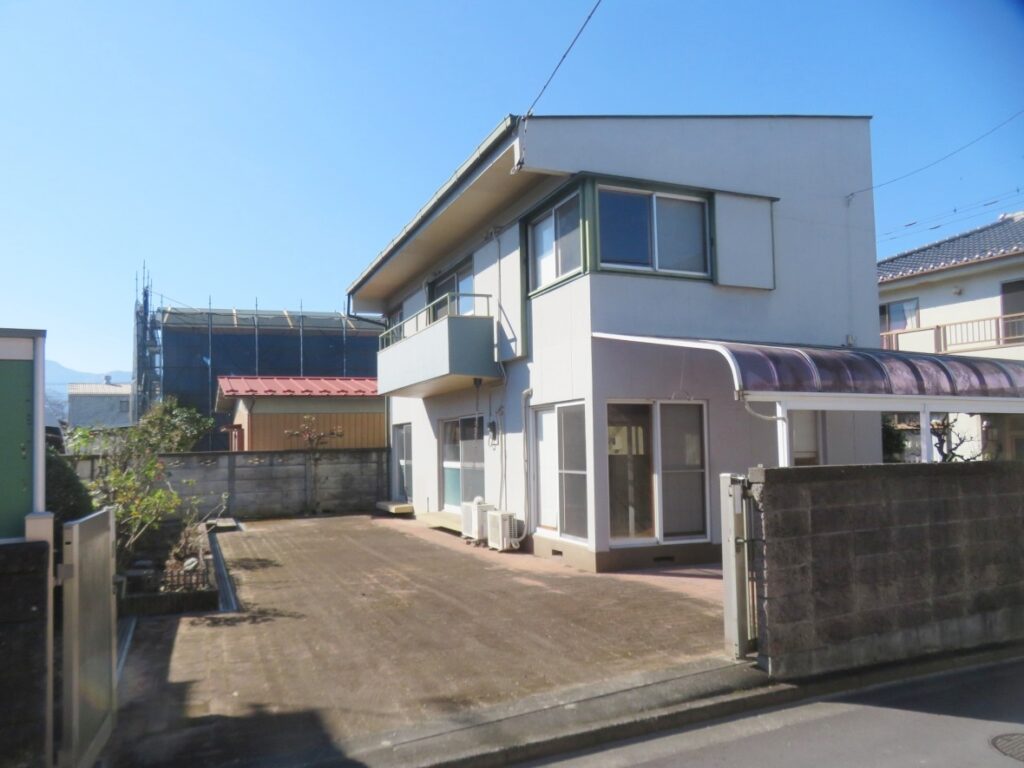 この建物です