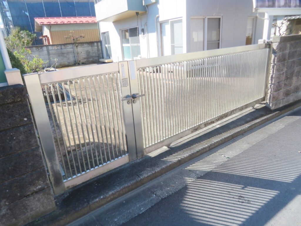 門扉を