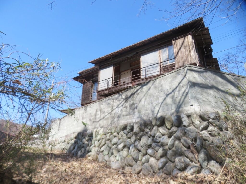 川への道から