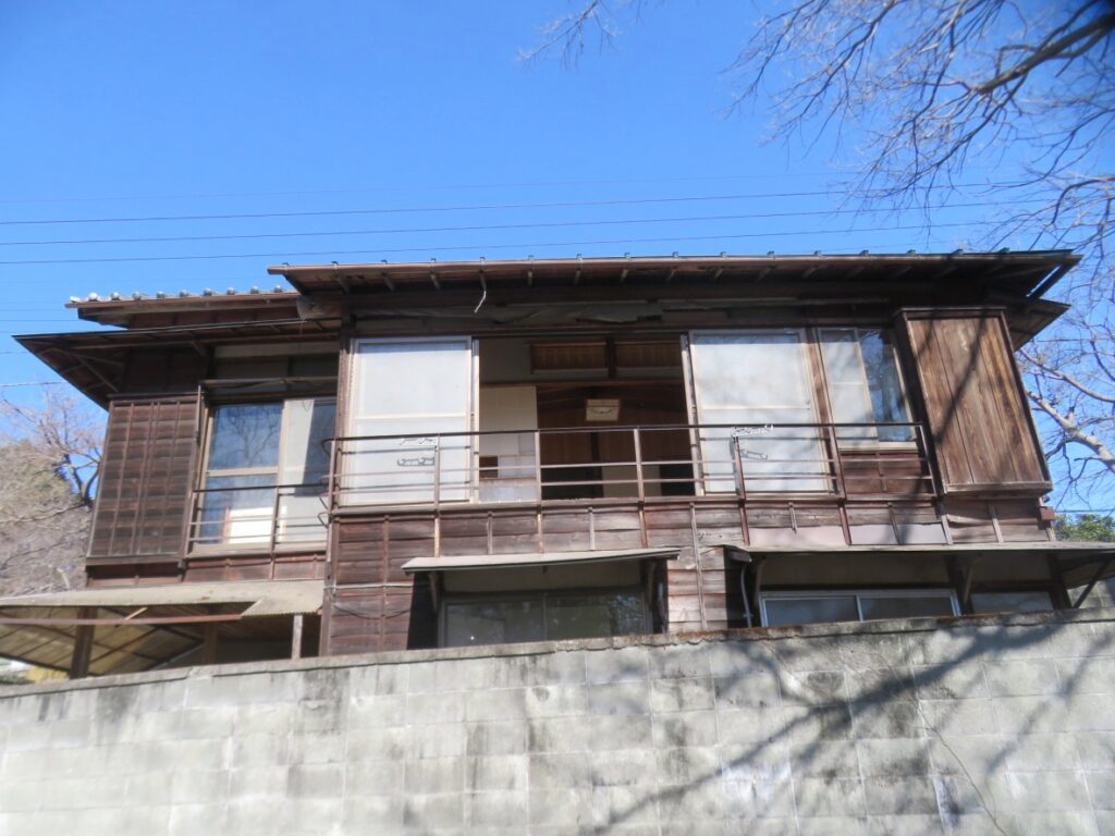 川への道から