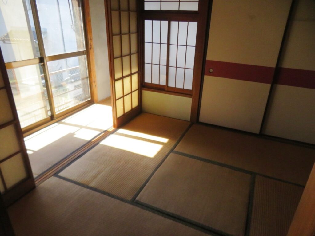 隣の和室