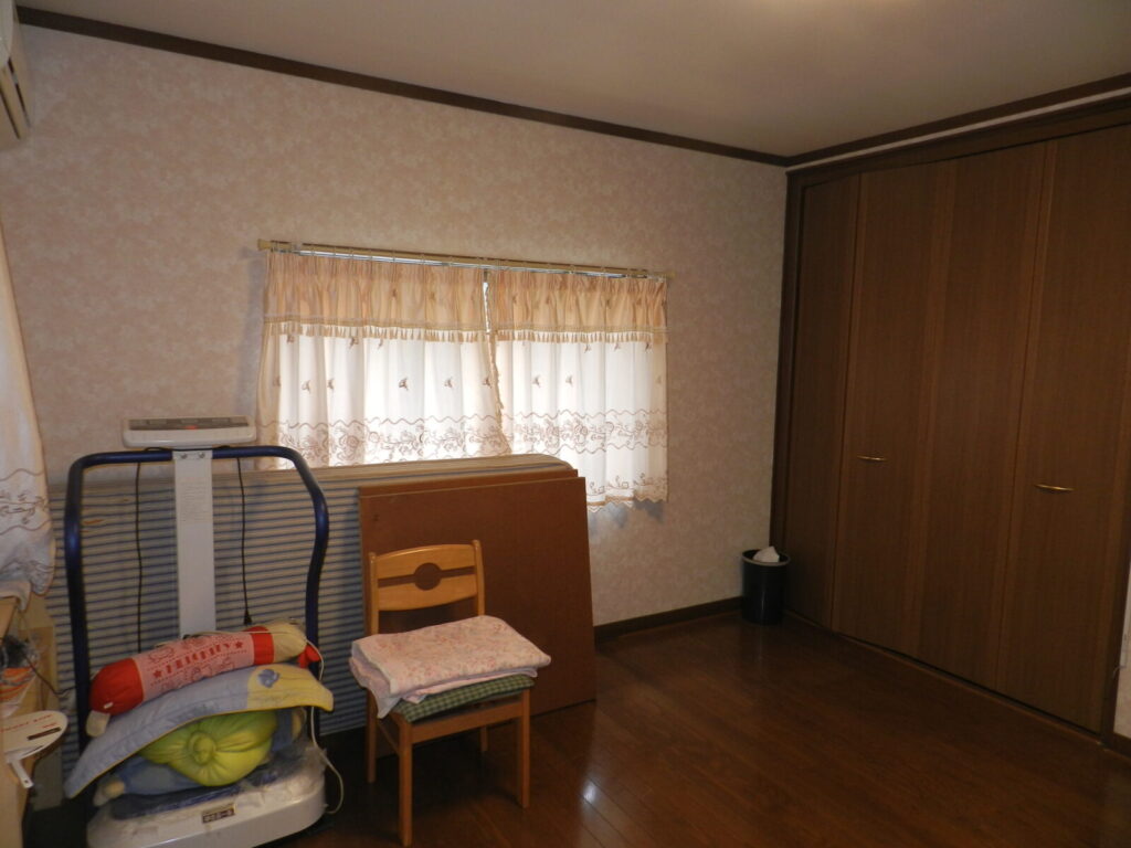 2階 8畳の洋室