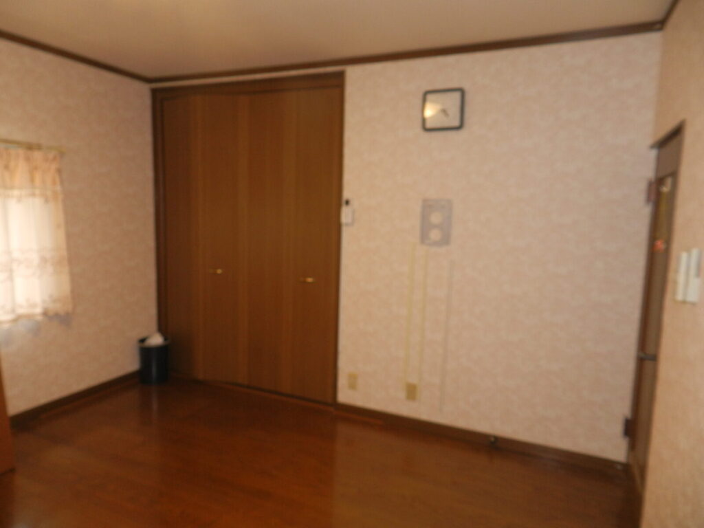 2階 8畳の洋室