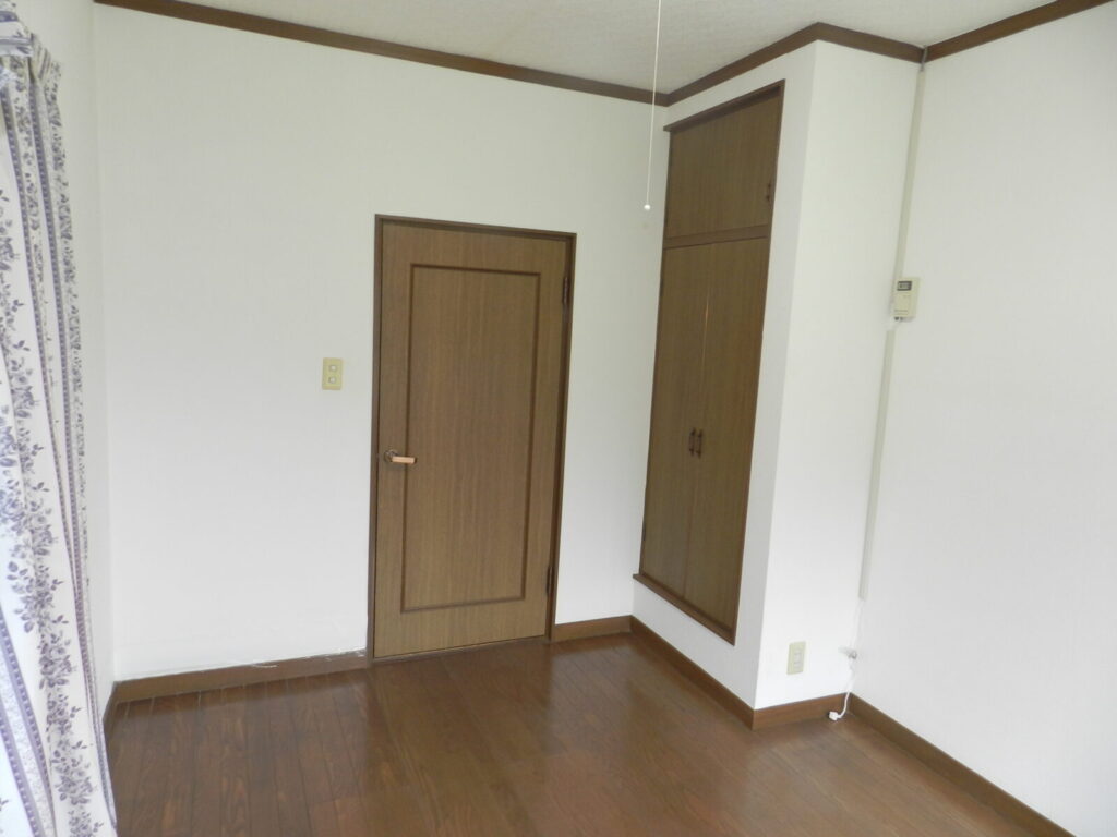 2階 6畳の洋室