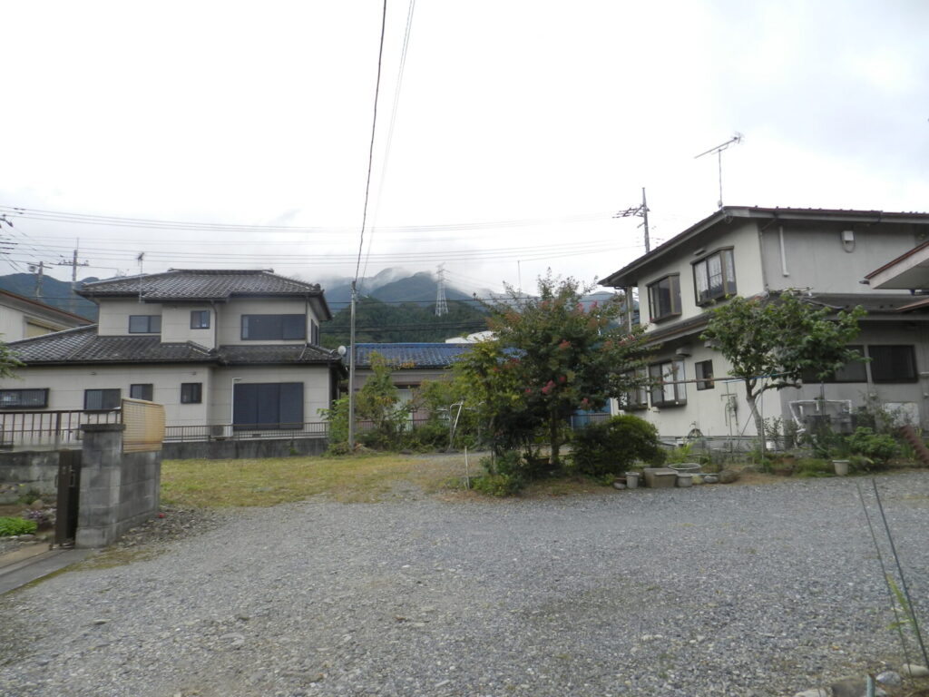 突き当りが物件