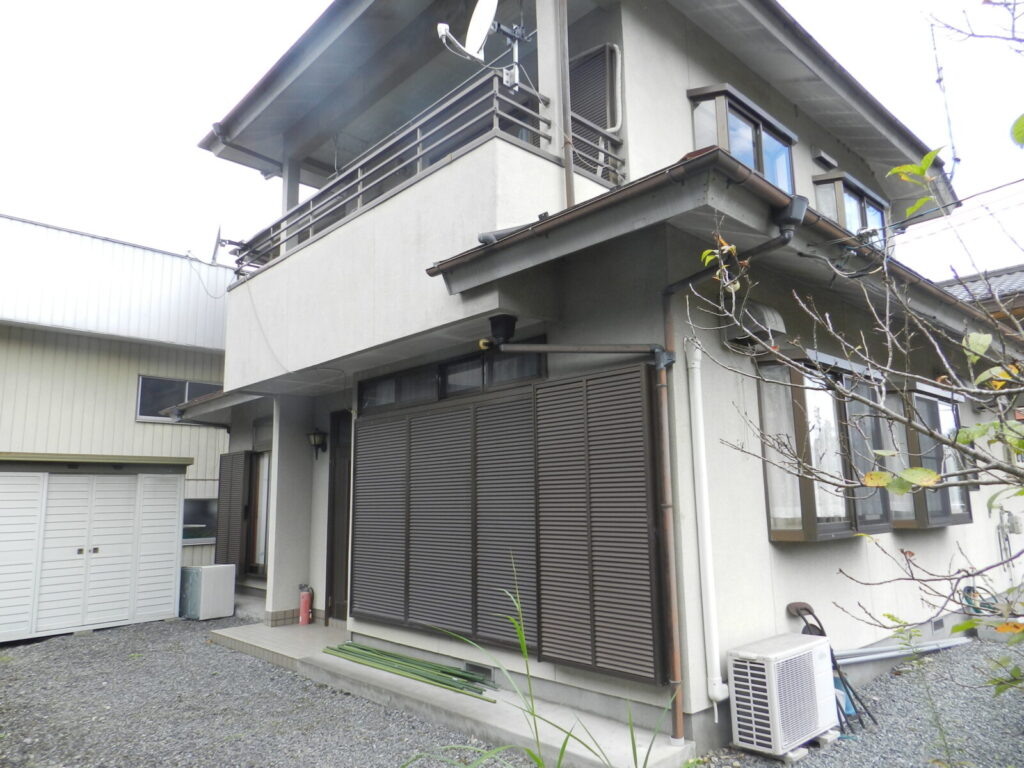 建物外観(玄関周り)