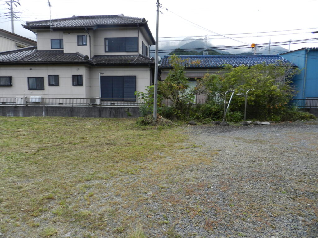 中央から見た敷地